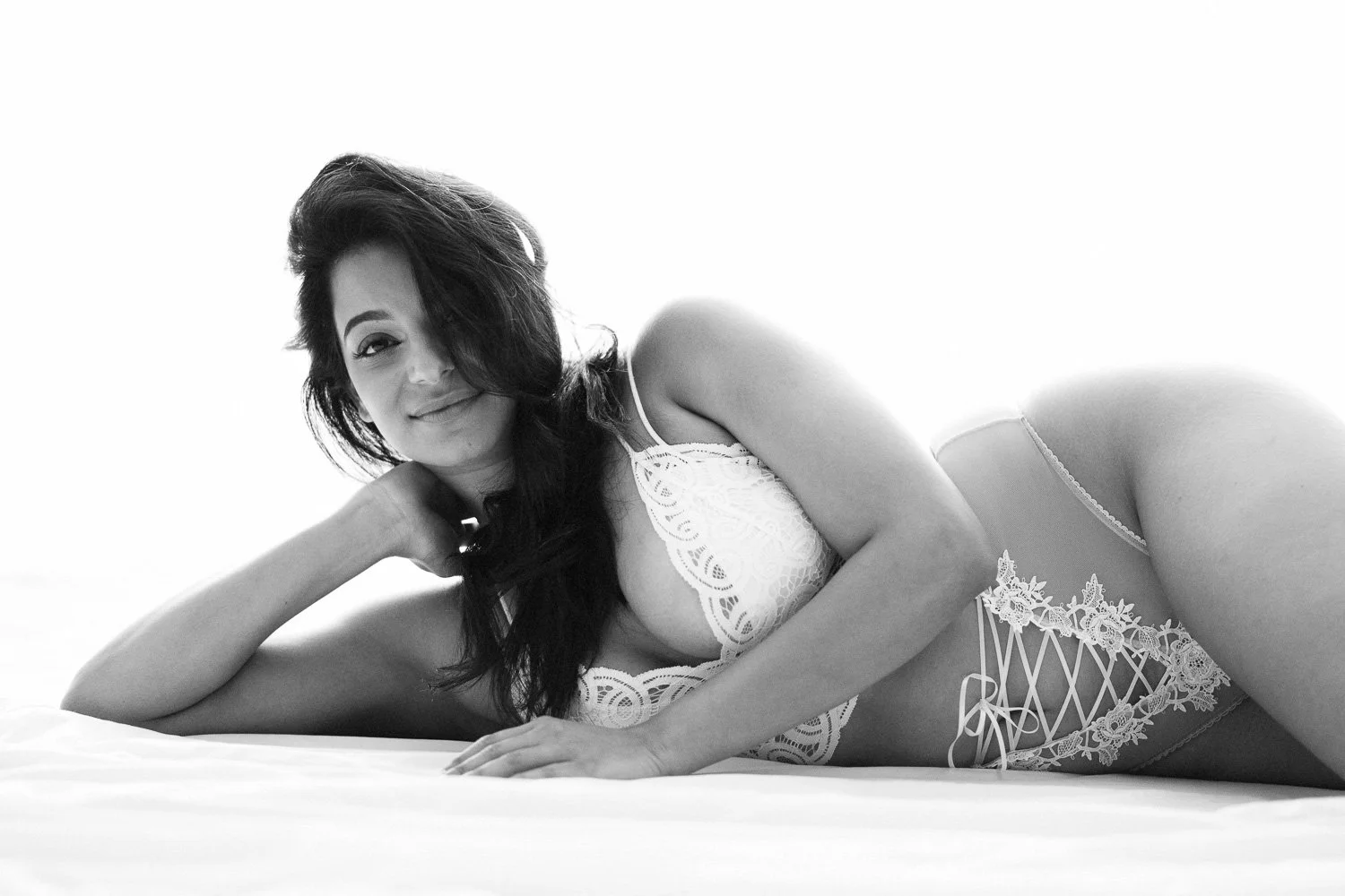 AniyaEmtagePhotography-barbados-Black-and-white-boudoir-photographer-13.jpg