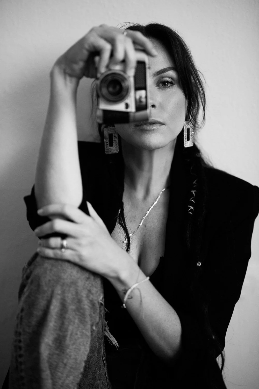 Barbados based photographer Aniya Emtage specializes in contemporary portrait photography. Aniya Emtage is known for her emotive black-and-white photography. Aniya Emtage travels worldwide for portrait commissions.