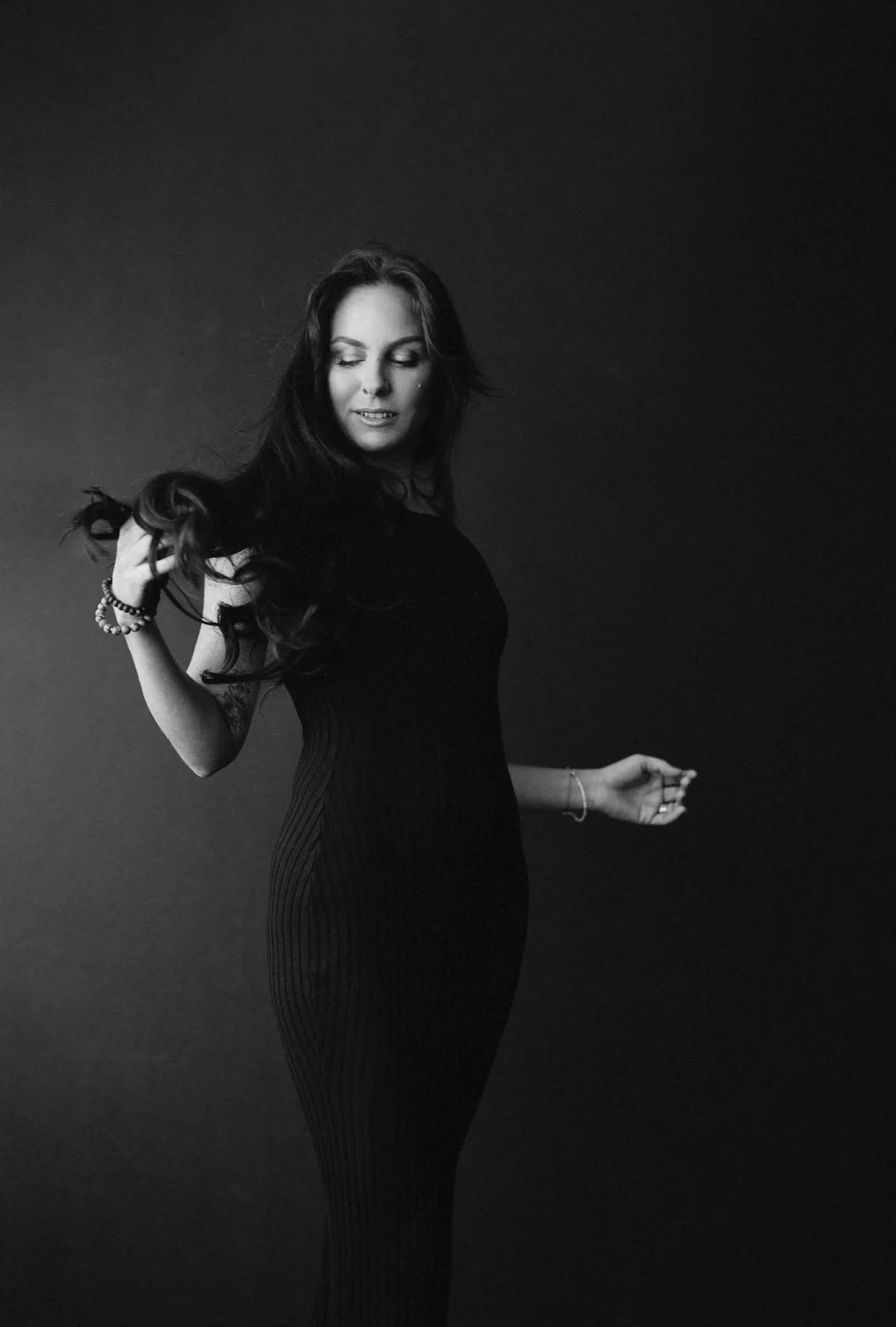 Barbados based photographer Aniya Emtage specializes in contemporary portrait photography. Aniya Emtage is known for her emotive black-and-white photography. Aniya Emtage travels worldwide for portrait commissions.