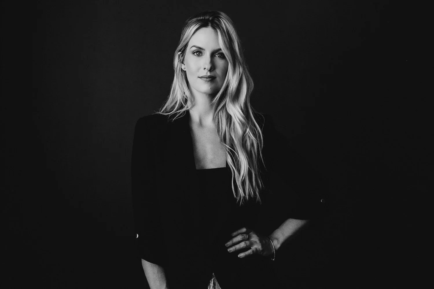 Barbados based photographer Aniya Emtage specializes in contemporary portrait photography. Aniya Emtage is known for her emotive black-and-white photography. Aniya Emtage travels worldwide for portrait commissions.