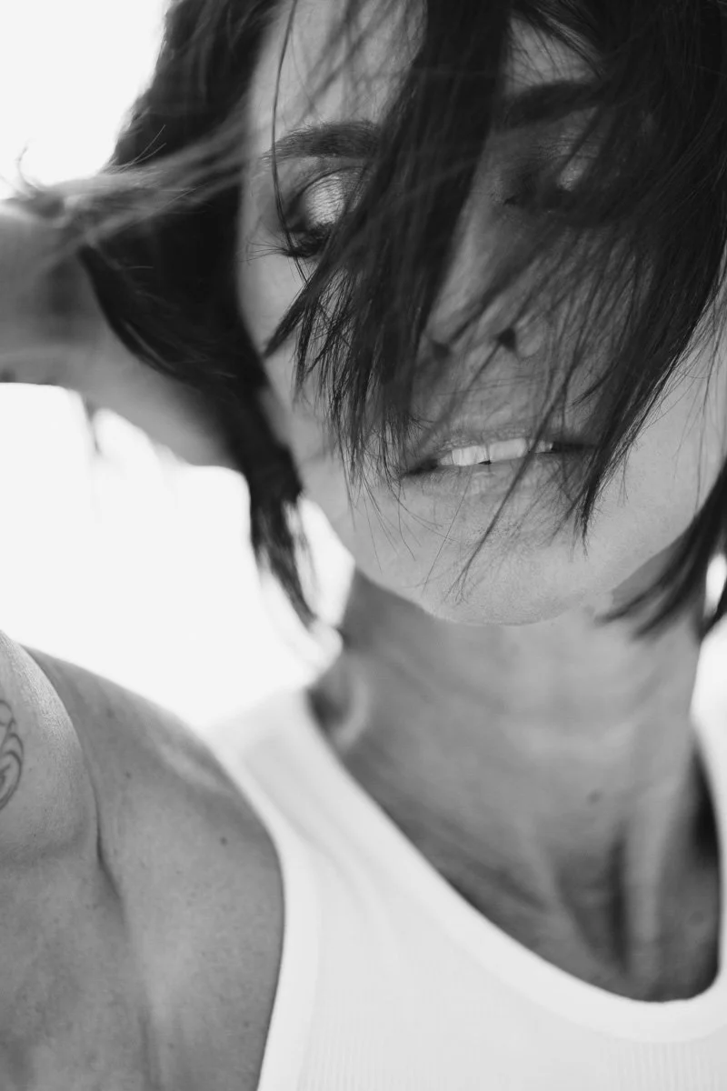 Barbados based photographer Aniya Emtage specializes in contemporary portrait photography. Aniya Emtage is known for her emotive black-and-white photography. Aniya Emtage travels worldwide for portrait commissions.