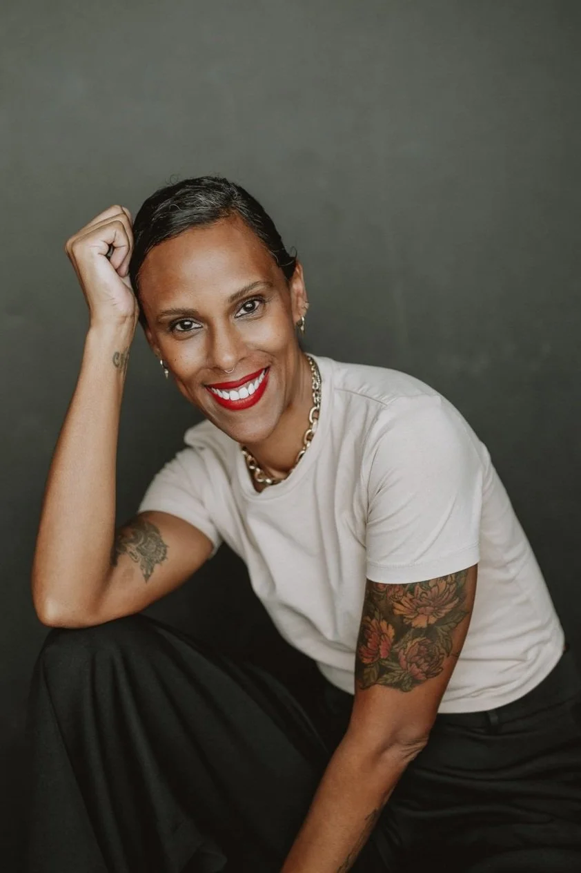 Barbados based photographer Aniya Emtage specializes in contemporary portrait photography. Aniya Emtage is known for her emotive black-and-white photography. Aniya Emtage travels worldwide for portrait commissions.