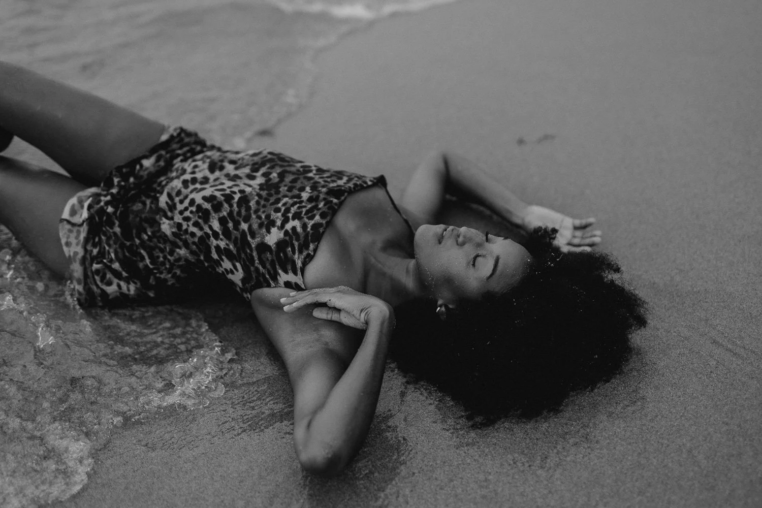 Barbados based photographer Aniya Emtage specializes in contemporary portrait photography. Aniya Emtage is known for her emotive black-and-white photography. Aniya Emtage travels worldwide for portrait commissions.