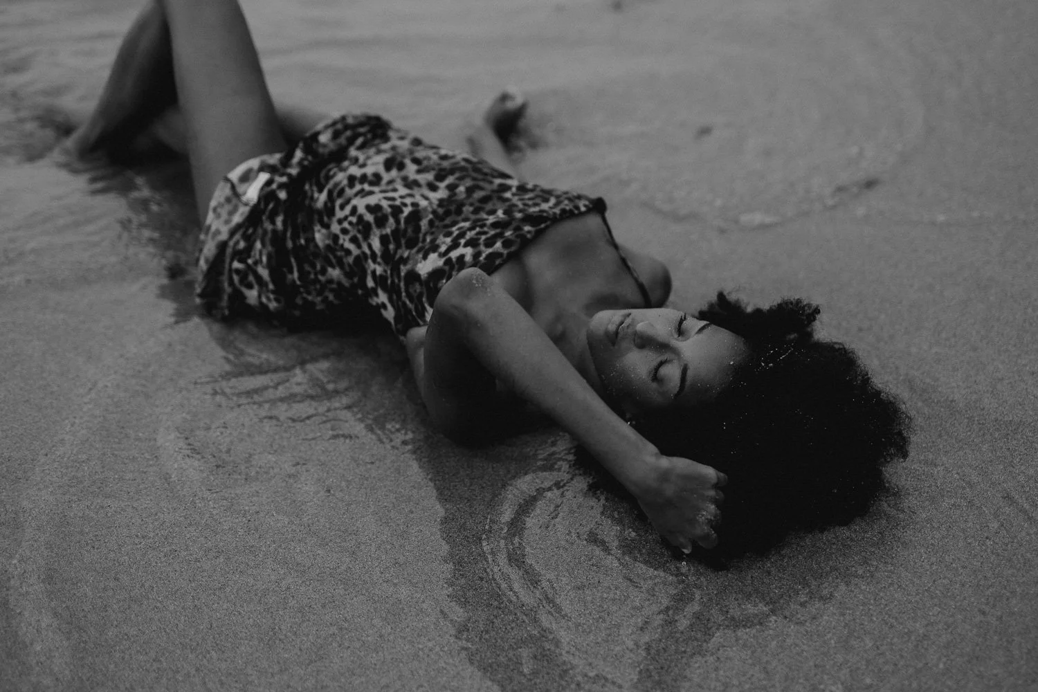 Barbados based photographer Aniya Emtage specializes in contemporary portrait photography. Aniya Emtage is known for her emotive black-and-white photography. Aniya Emtage travels worldwide for portrait commissions.